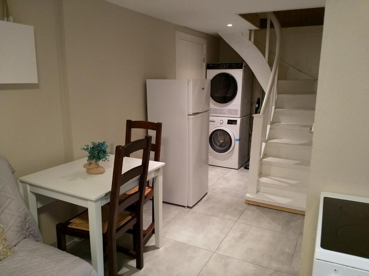 Renovated Semi- Basement 2 Bedrooms Furnished Apartment - Close To Everything In Moss Exteriér fotografie